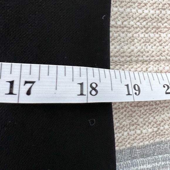 🔥Lauren Ralph Lauren,Stunning Black Gown,Soft Silhouette Flair, Back Zip,Size 4 - Picture 12 of 14